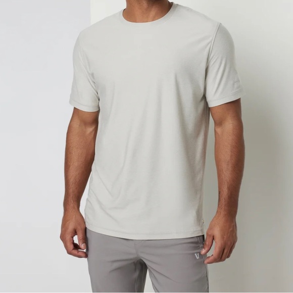 Vuori Men’s Stratotech Large T Shirt NWT Sealed in Original Packaging NWT - Picture 2 of 6